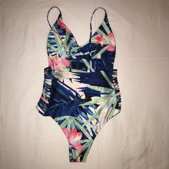 Tropical Cut-Out One Piece - Picture 4 of 6